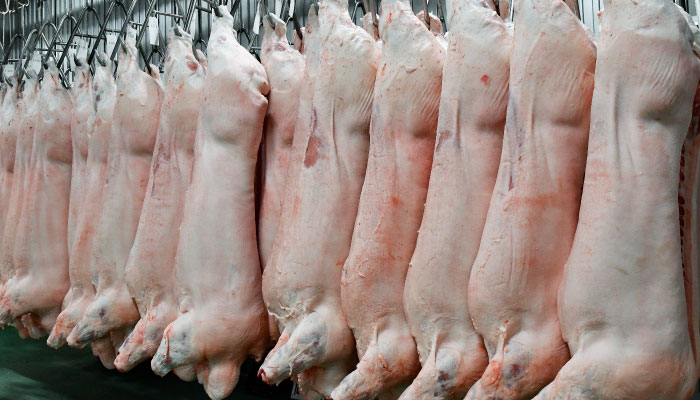 豚のと畜・解体処理をお願いしている「茨城県中央食肉公社」とは、毎月2回ほど協議会を開き意見交換。その結果、枝肉の品質がどんどん向上しています