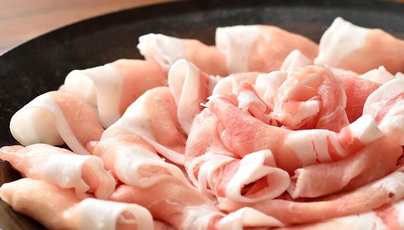 「産直黒豚」は、肉の繊維質が細かいのでとてもやわらかく、さっぱりしているのにうまみがあるのが特徴